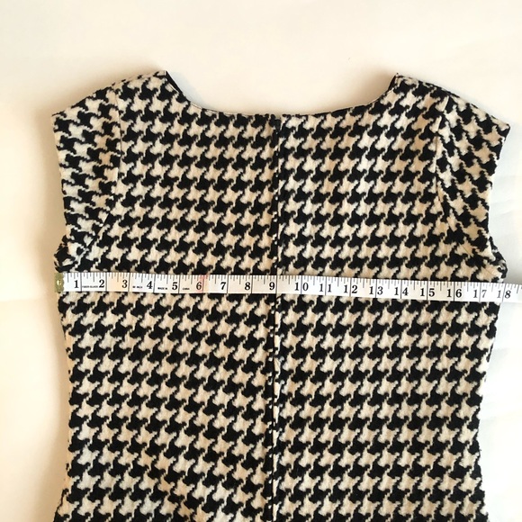 Knitted Dove Wool Gingham Short Sleeve Dress - Picture 8 of 10